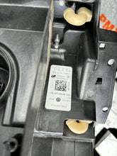 Load image into Gallery viewer, Frontscheinwerfer VW 11B941036M 11B941035M Ein Stück (Rechts oder Links) SCH9789271833gb