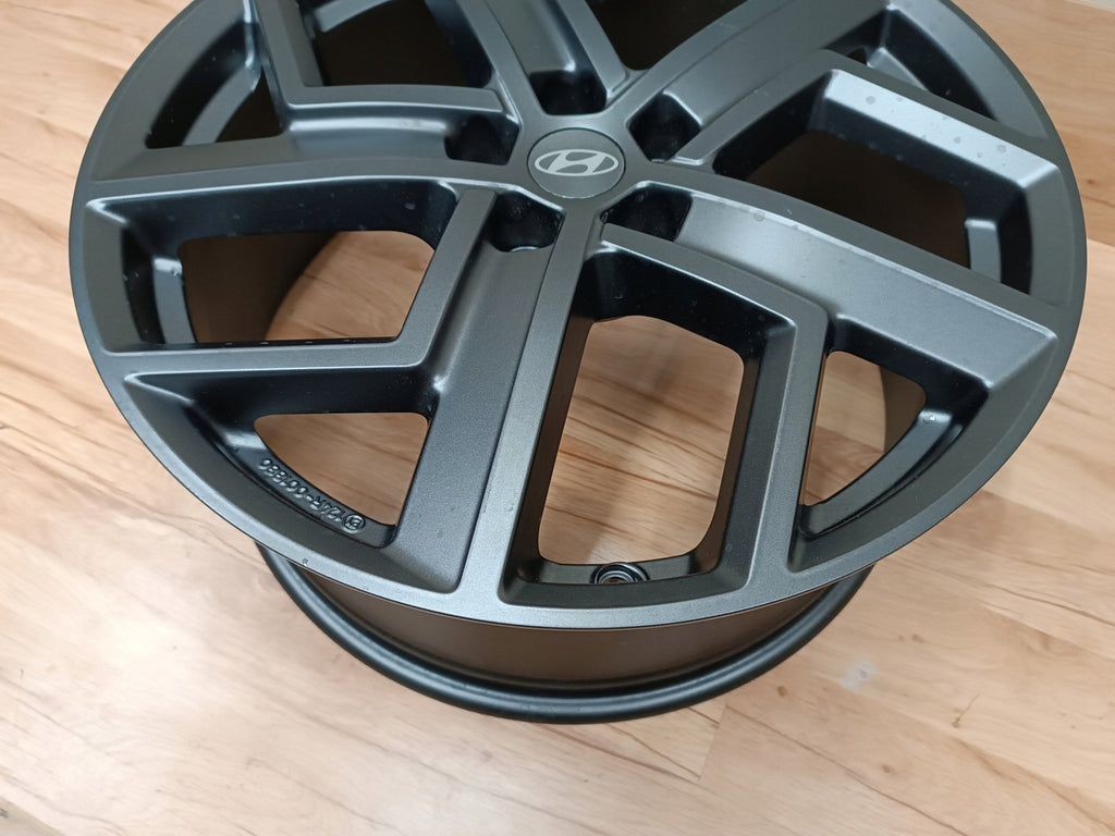 1x Alufelge 20 Zoll 8.5" 5x114.3 54 5ET CMA631850 Hyundai Rim Wheel