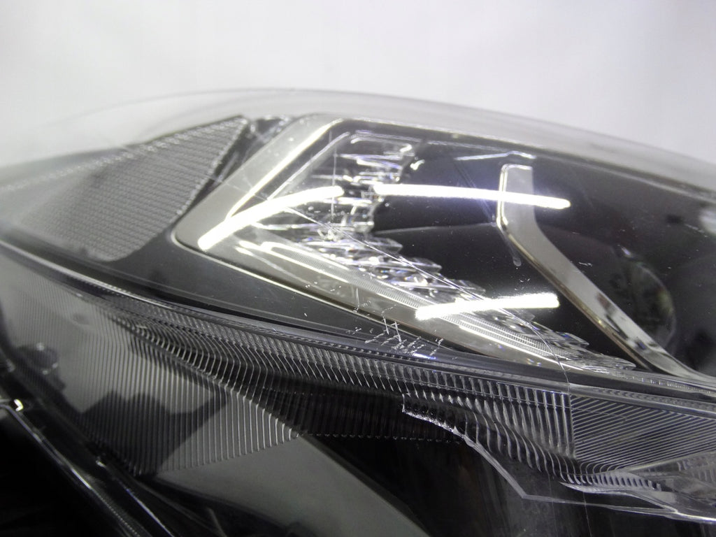 Frontscheinwerfer Toyota V LED Rechts Scheinwerfer Headlight SCH5697606012xi