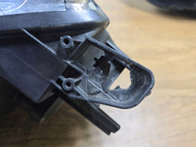 Laden Sie das Bild in den Galerie-Viewer, Frontscheinwerfer Opel E Combo 9816825980 Rechts Scheinwerfer Headlight SCH9352255272ty