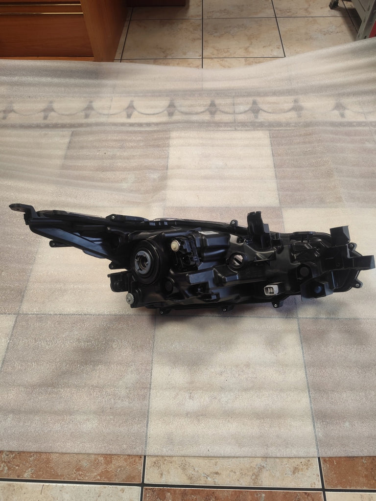 Frontscheinwerfer Toyota Corolla 8115002T31 LED Ein Stück (Rechts oder Links)