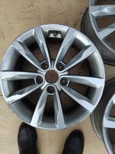 Load image into Gallery viewer, 1x Alufelge 16 Zoll 7.0" 5x114.3 40ET Silber Hyundai I I40 Rim Wheel FEL1096974293kd