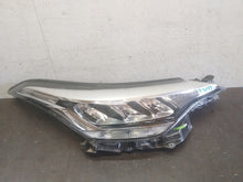 Laden Sie das Bild in den Galerie-Viewer, Frontscheinwerfer Toyota Chr 81110-F4180-00 Rechts Scheinwerfer Headlight
