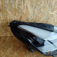 Laden Sie das Bild in den Galerie-Viewer, Frontscheinwerfer Tesla Model 3 107737600C Rechts Scheinwerfer Headlight SCH2243220201xr