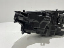 Load image into Gallery viewer, Frontscheinwerfer Toyota Yaris K0-8EU Rechts Scheinwerfer Headlight SCH6950426826em