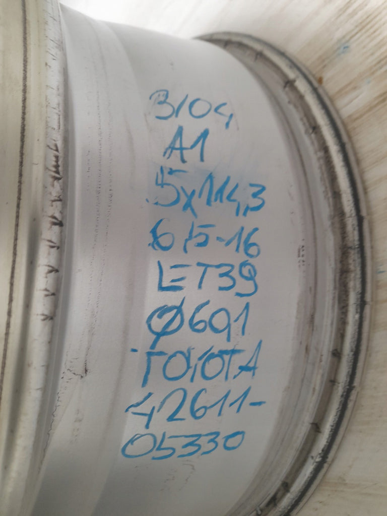 1x Alufelge 16 Zoll 6.5" 5x114.3 39ET Glanz Silber 42611-05330 Toyota I FEL6206579216rg