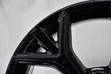 Laden Sie das Bild in den Galerie-Viewer, 1x Alufelge 19 Zoll 8.0&quot; 5x112 45ET Schwarz 575601025AQ Seat Rim Wheel