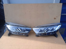 Load image into Gallery viewer, Frontscheinwerfer Renault Captur I 260107244R FULL LED Rechts oder Links