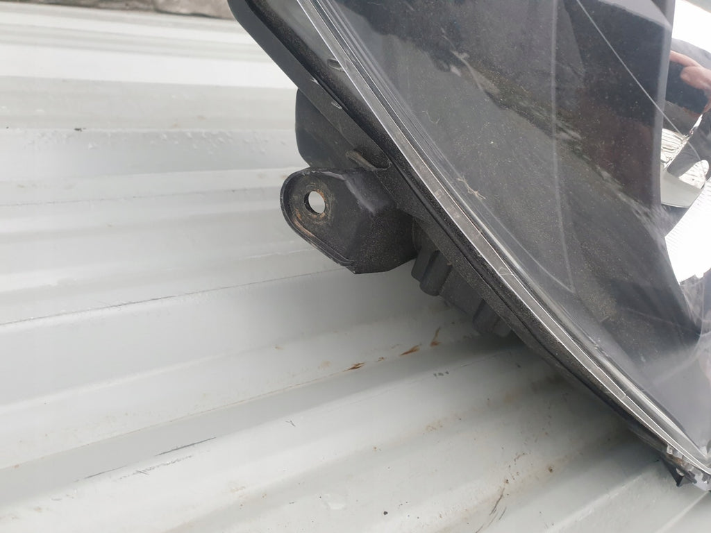 Frontscheinwerfer Toyota Yaris Rechts Scheinwerfer Headlight SCH8756557428bi