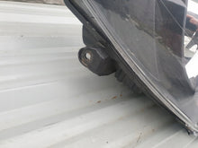 Laden Sie das Bild in den Galerie-Viewer, Frontscheinwerfer Toyota Yaris Rechts Scheinwerfer Headlight SCH8756557428bi