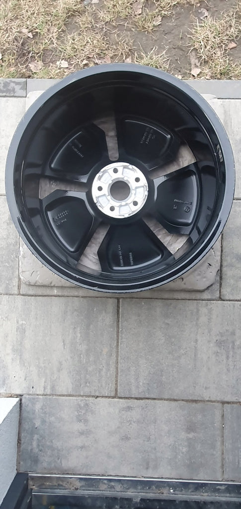 1x Alufelge 20 Zoll 8.0" 5x112 47ET Glanz Schwarz 10A601025T VW Id.3 Id.4 FEL2190038315pc