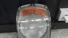 Laden Sie das Bild in den Galerie-Viewer, Frontscheinwerfer Mercedes-Benz W114 Rechts Scheinwerfer Headlight SCH2298013040nt
