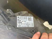 Laden Sie das Bild in den Galerie-Viewer, Frontscheinwerfer Opel Corsa E 13381344 Rechts Scheinwerfer Headlight SCH1793820077pi