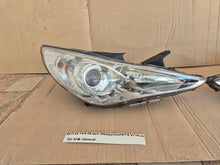 Laden Sie das Bild in den Galerie-Viewer, Frontscheinwerfer Hyundai Sonata 92102-3Q000 92101-3Q000 Ein Satz Headlight SCH7959119484bu