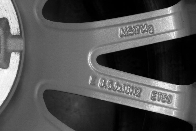 1x Alufelge 18 Zoll 8.5" 5x112 50ET Glanz Silber 8S0601025 Audi Rim Wheel