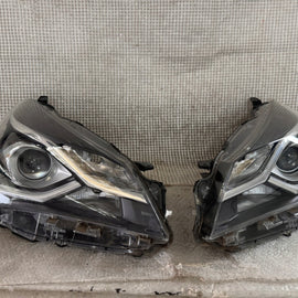 Frontscheinwerfer Toyota Yaris Ein Satz Scheinwerfer Headlight SCH8705822657as