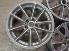 Laden Sie das Bild in den Galerie-Viewer, 4x Alufelge 17 Zoll 7.5" 5x112 27ET Silber 6868217 BMW 5 Touring G31 G30 FEL4282015412ej