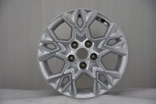 Load image into Gallery viewer, 1x Alufelge 16 Zoll 6.5" 5x114.3 50ET Glanz Silber 52910-J7AA0 Kia Ceed FEL8535270708yw