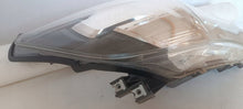 Laden Sie das Bild in den Galerie-Viewer, Frontscheinwerfer Toyota Hilux VIII Rechts Scheinwerfer Headlight SCH4263361045oi