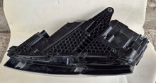 Laden Sie das Bild in den Galerie-Viewer, Frontscheinwerfer Skoda Superb III 3V1941016 LED Rechts Scheinwerfer Headlight