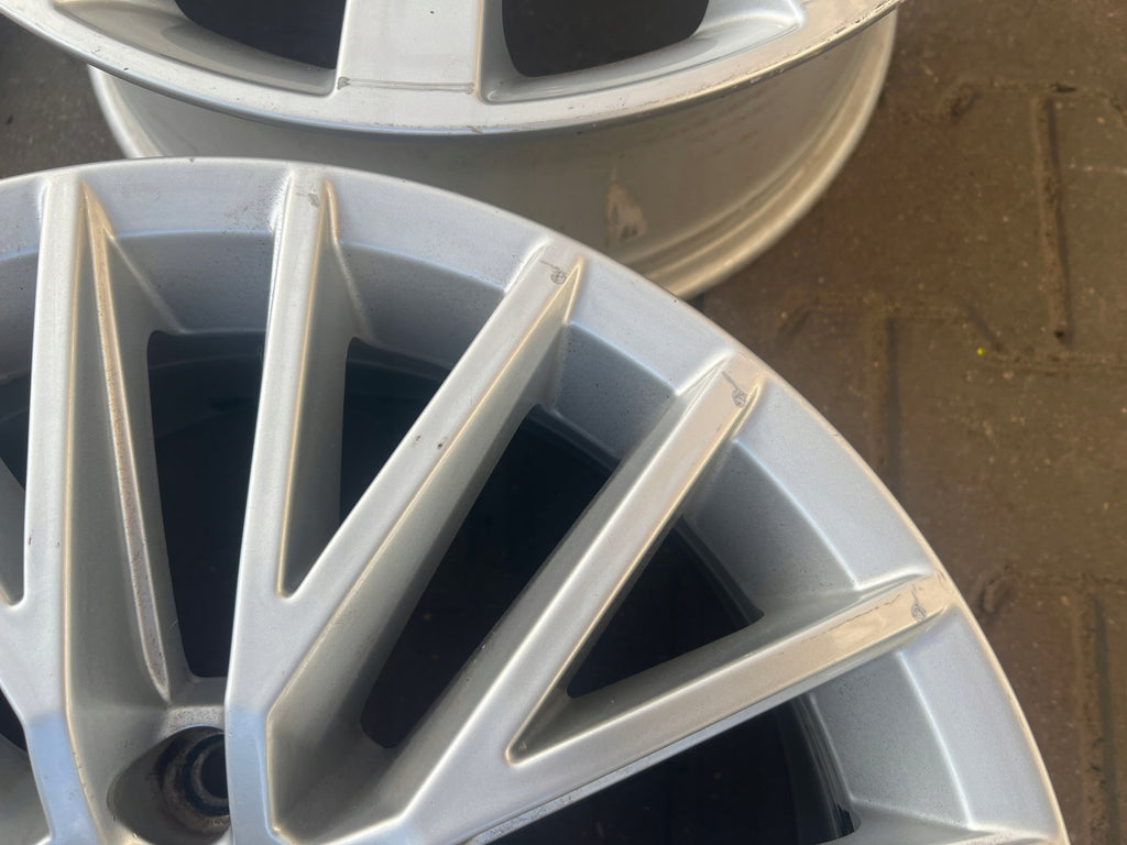 1x Alufelge 17 Zoll 7.0" 5x112 33ET Glanz Silber 1K8601025L VW Scirocco FEL8502648202gn