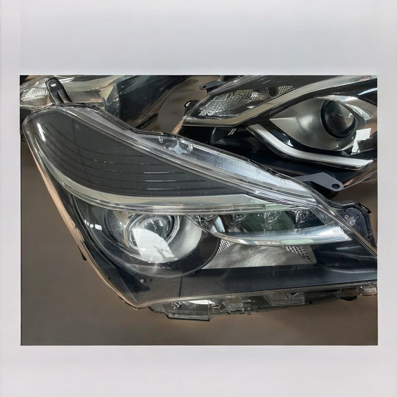 Frontscheinwerfer Toyota Yaris LED Rechts Scheinwerfer Headlight