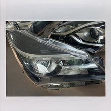 Load image into Gallery viewer, Frontscheinwerfer Toyota Yaris LED Rechts Scheinwerfer Headlight
