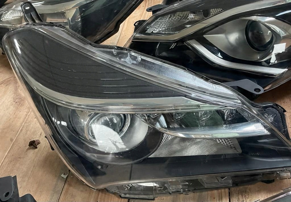 Frontscheinwerfer Toyota Yaris Rechts Scheinwerfer Headlight