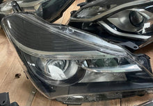 Load image into Gallery viewer, Frontscheinwerfer Toyota Yaris Rechts Scheinwerfer Headlight