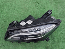 Laden Sie das Bild in den Galerie-Viewer, Frontscheinwerfer Mercedes-Benz Gla A1569062300 Links Scheinwerfer Headlight SCH4234768854zt