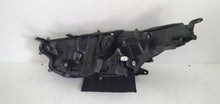 Laden Sie das Bild in den Galerie-Viewer, Frontscheinwerfer Toyota Yaris Rechts Scheinwerfer Headlight SCH1546736319tq