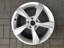 Laden Sie das Bild in den Galerie-Viewer, 1x Alufelge 17 Zoll 7.5" 5x112 38ET Glanz Silber 8W0601025EH Audi A4 B9 FEL7354199605gz