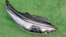 Load image into Gallery viewer, Frontscheinwerfer Kia Ceed 92J02J7500 LED Rechts Scheinwerfer Headlight