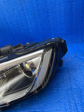 Laden Sie das Bild in den Galerie-Viewer, Frontscheinwerfer Audi A3 8V0941005E Xenon Links Scheinwerfer Headlight