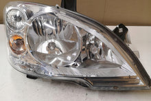 Laden Sie das Bild in den Galerie-Viewer, Frontscheinwerfer Mercedes-Benz Viano A6398201961 Rechts Scheinwerfer Headlight