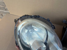 Laden Sie das Bild in den Galerie-Viewer, Frontscheinwerfer Mini R57 R55 R56 0301225304 0301225303 Ein Satz Headlight SCH9258206843su