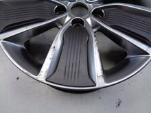 Laden Sie das Bild in den Galerie-Viewer, 1x Alufelge 17 Zoll 7.0&quot; 5x114.3 53ET Glanz Silber 52910-G2300 Hyundai Rim Wheel