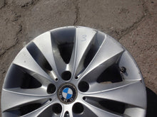 Laden Sie das Bild in den Galerie-Viewer, 1x Alufelge 17 Zoll 5x120 6758775 BMW 5 E60 E61 Rim Wheel FEL8472156213md