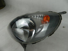 Laden Sie das Bild in den Galerie-Viewer, Frontscheinwerfer Toyota Yaris Verso Ein Stück (Rechts oder Links) Headlight