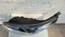 Laden Sie das Bild in den Galerie-Viewer, Frontscheinwerfer Kia Ceed 92101-J7050 Links Scheinwerfer Headlight
