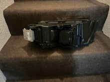 Laden Sie das Bild in den Galerie-Viewer, Frontscheinwerfer Audi A8 4E0941030 Rechts Scheinwerfer Headlight