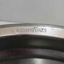 Load image into Gallery viewer, 1x Alufelge 20 Zoll 10.5" 5x114.3 Glanz Silber Alfa Romeo Rim Wheel FEL8580611592ax