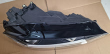 Laden Sie das Bild in den Galerie-Viewer, Frontscheinwerfer VW Sportsvan 518941040A Rechts Scheinwerfer Headlight