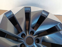 Laden Sie das Bild in den Galerie-Viewer, 1x Alufelge 21 Zoll 9.0&quot; 5x112 40ET 5LA601025P Skoda Enyaq Rim Wheel