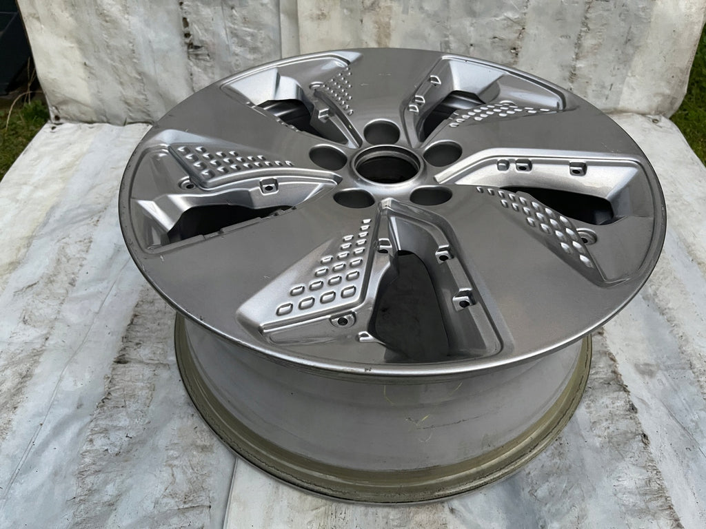 1x Alufelge 17 Zoll 7.0" 5x114.3 50ET Glanz Silber 52910-K4000 Hyundai Rim Wheel