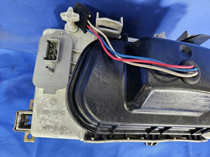 Frontscheinwerfer Mercedes-Benz Vario Bus 1AH007774-025 1AH007774-028 Rechts