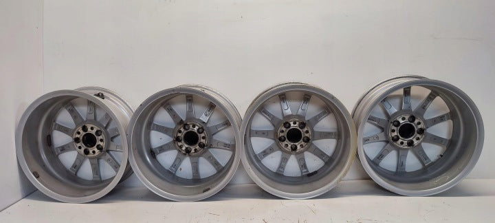 4x Alufelge 17 Zoll 6.5" 5x112 44ET Glanz Silber A1774010300 Mercedes-Benz W247 FEL3955974456wo
