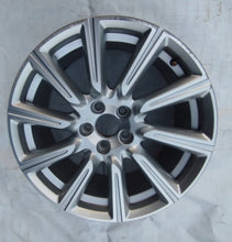 Load image into Gallery viewer, 1x Alufelge 18 Zoll 8.0" 5x108 42ET Glanz Schwarz 31445301 Volvo Rim Wheel