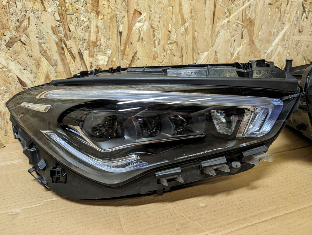 Frontscheinwerfer Mercedes-Benz Cla Ein Stück (Rechts oder Links) Headlight