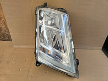 Load image into Gallery viewer, Frontscheinwerfer Volvo 22239217 Rechts Scheinwerfer Headlight SCH7519503182ql